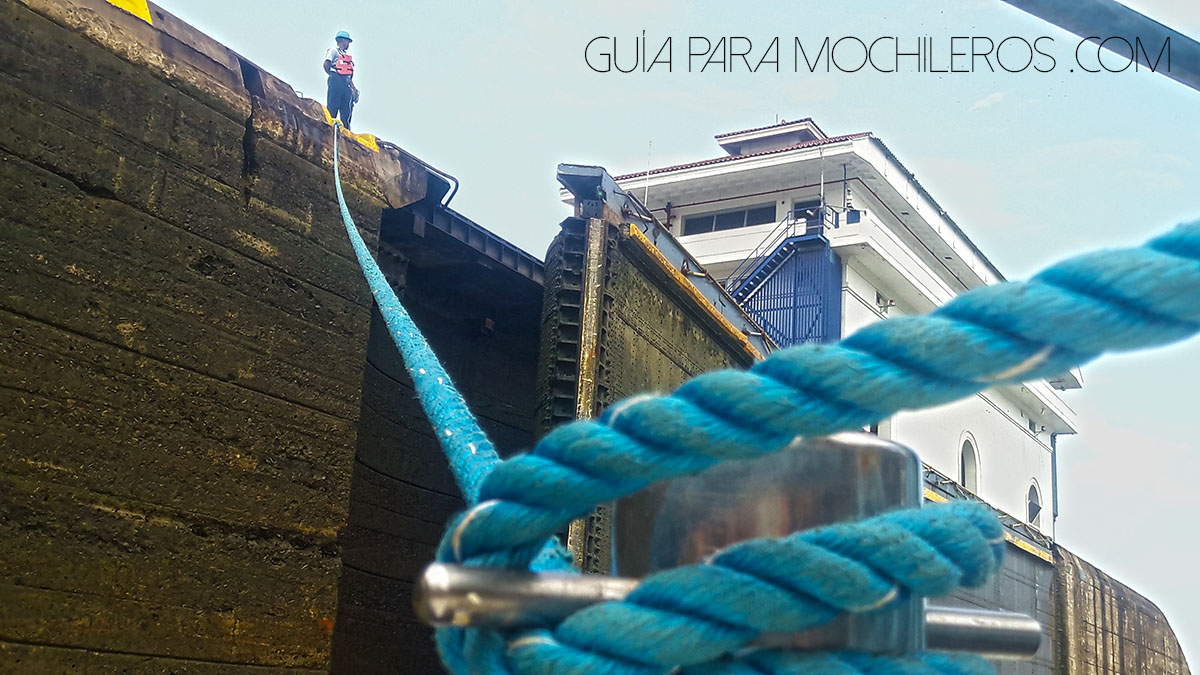 Amarre lineas del Canal de Panamá